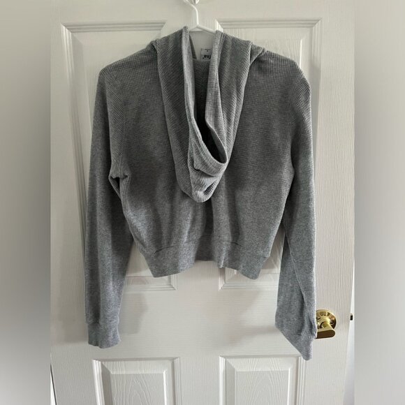TNA loose waffle sweater in grey. size medium - Picture 3 of 3